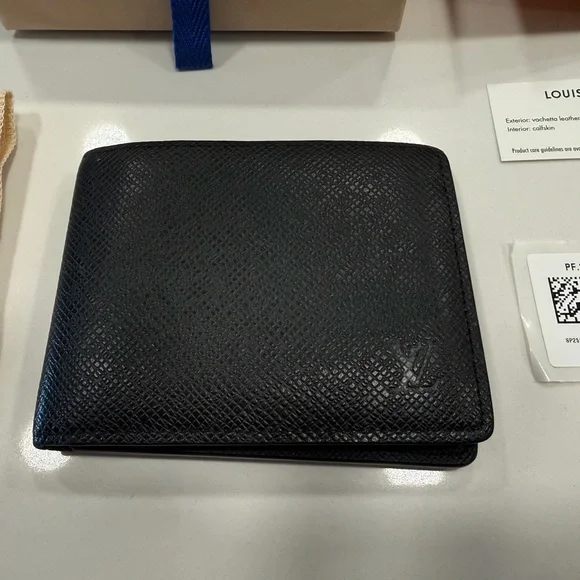 Louis Vuitton Black Taiga Slim Bi-Fold Wallet - Picture 4 of 6